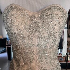 Lace vintage Strapless beaded wedding dress